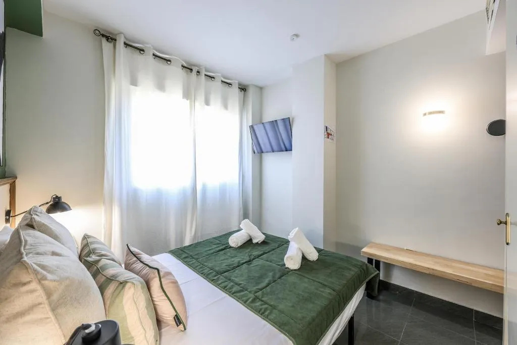 General view, Lusso Velilla, Madrid