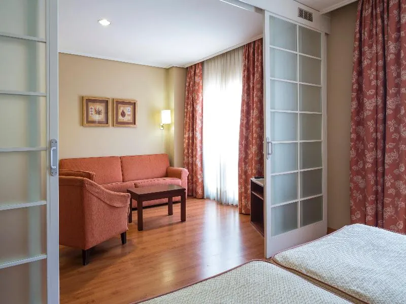 TRIPLE STANDARD Room, Ilunion Alcora Sevilla, Seville