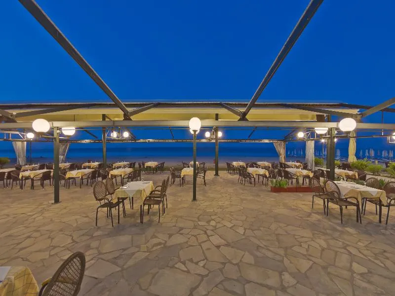 Terrace, Olympios Zeus, Thessaloniki