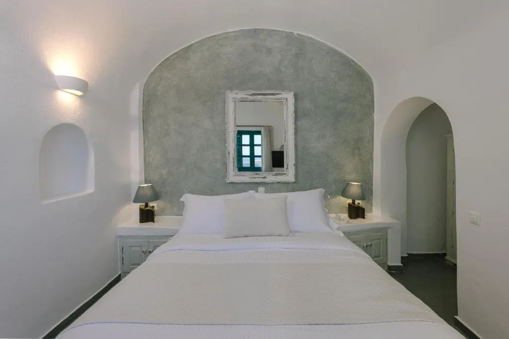 SUITE SUPERIOR WITH DOUBLE BED Room, Afroessa Hotel, Santorini