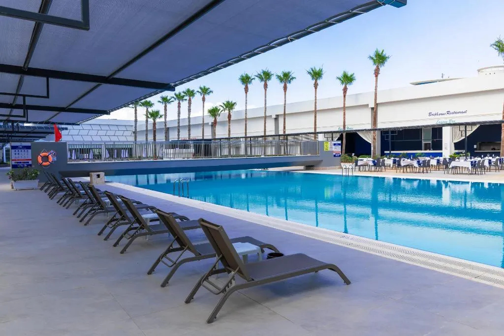 Pool, Crystal Centro Pearl Collection, Antalya