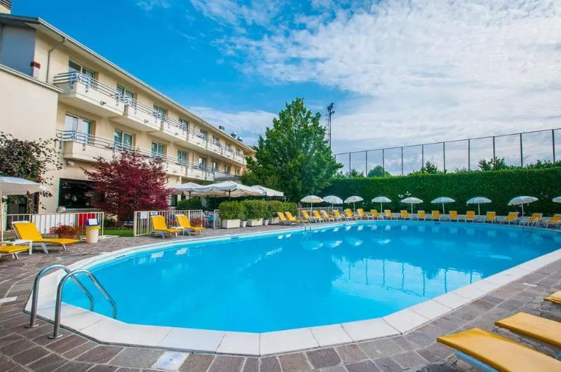 General view, Hotel Du Parc Sirmione, Milan