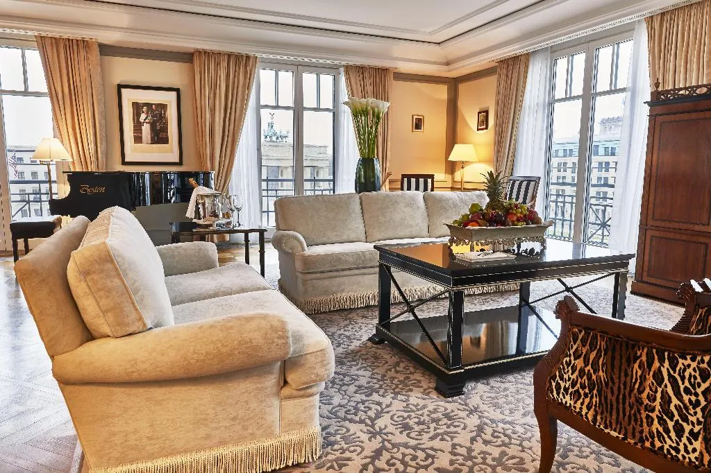 SUITE STANDARD Room, Adlon Kempinski Berlin, Berlin