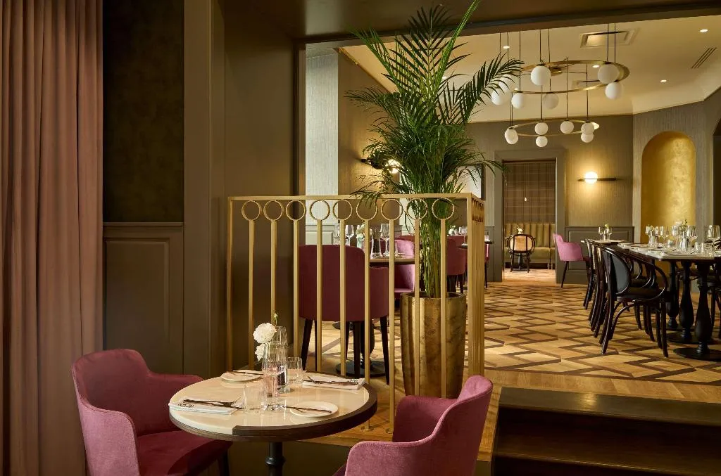 Bar, Hotel Saski Krakow, Curio collection by Hilton, Krakow