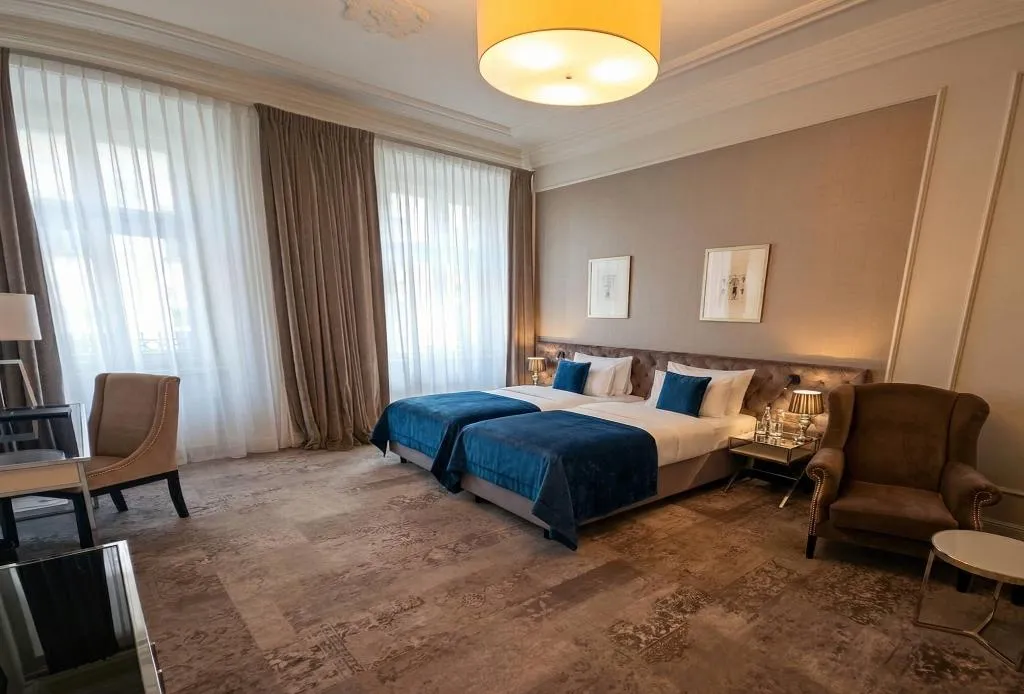 JUNIOR SUITE STANDARD Room, Wyndham Grand Krakow Old Town, Krakow