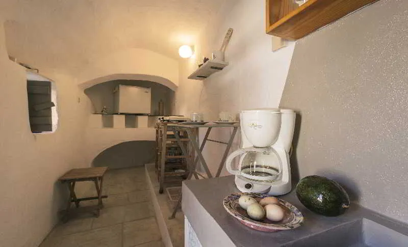 Room, Mesana Traditional Stone Houses, Santorini
