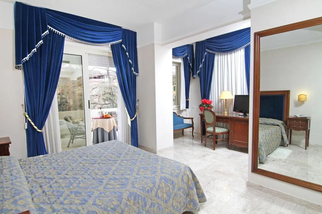 Double or Twin DELUXE TWO BEDS Room, Mondial Park Hotel, Rome
