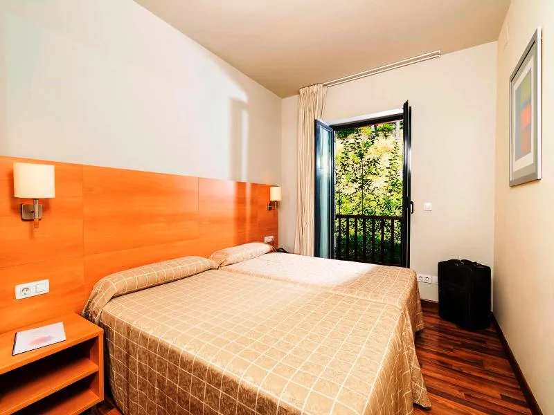 APARTMENT SUPERIOR CAPACITY 2 Room, Guitart La Molina Aparthotel & Spa, Costa Brava
