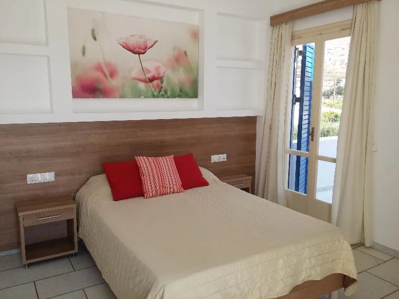 Double or Twin STANDARD Room, Brothers Hotel, Santorini