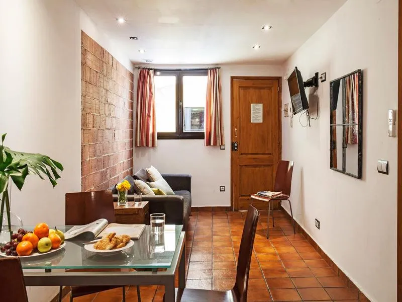 STUDIO STANDARD Room, AinB Las Ramblas-Guardia Apartments, Barcelona