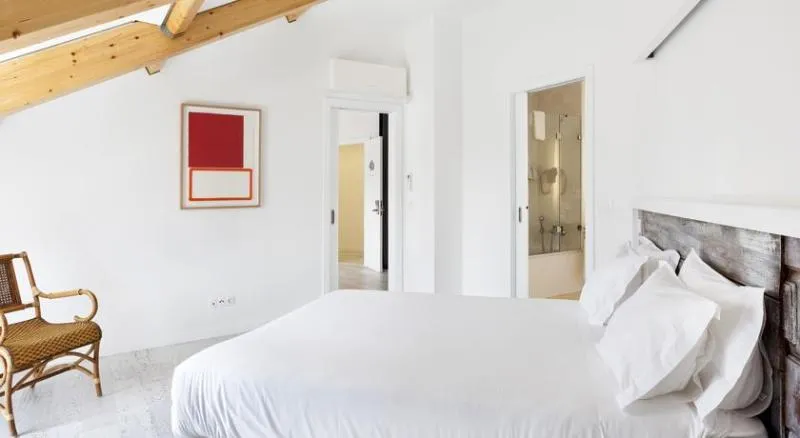Room, Hello Lisbon Bairro Alto Apartments, Lisbon