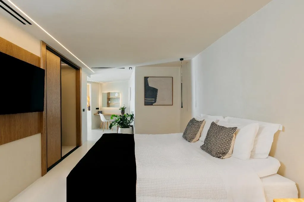 SUITE WITH VIEWS Room, Rocabella Santorini Hotel & Spa, Santorini