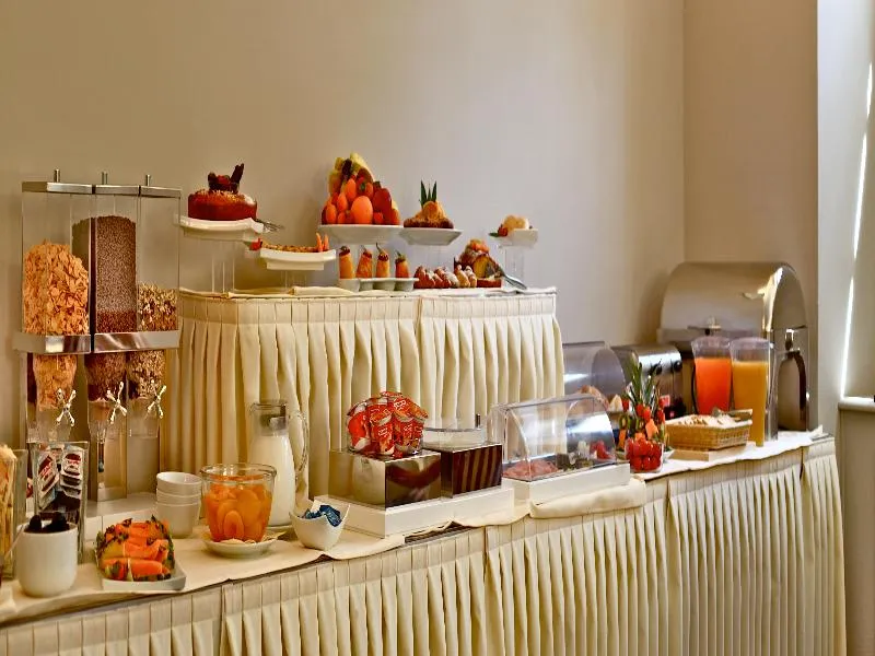 Restaurant, Villa Torlonia Hotel, Rome