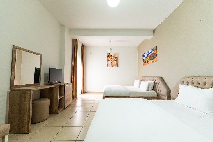 Prince Hotel, Kavaje