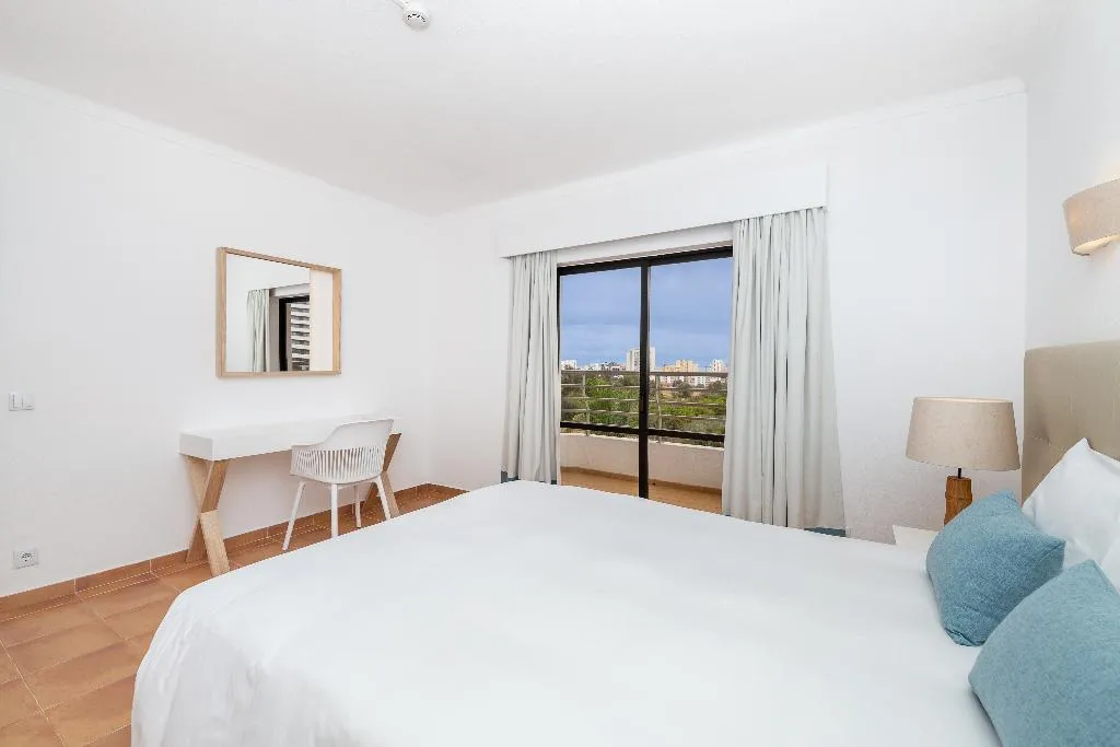 APARTMENT ONE BEDROOM Room, Mirachoro Praia da Rocha, Algarve
