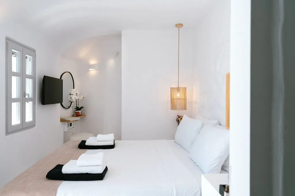 CAVE WITH VIEWS Room, Nano Villa Oia, Santorini