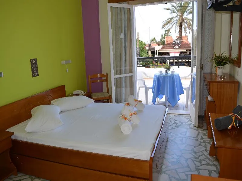 STUDIO CAPACITY 3 Room, Montes Studios & Apartments, Zante