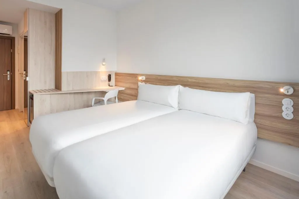 TWIN STANDARD Room, B&B Hotel Lisboa Oeiras, Lisbon