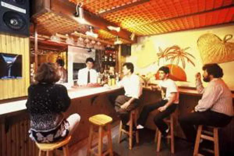 Bar, Alma, Athens