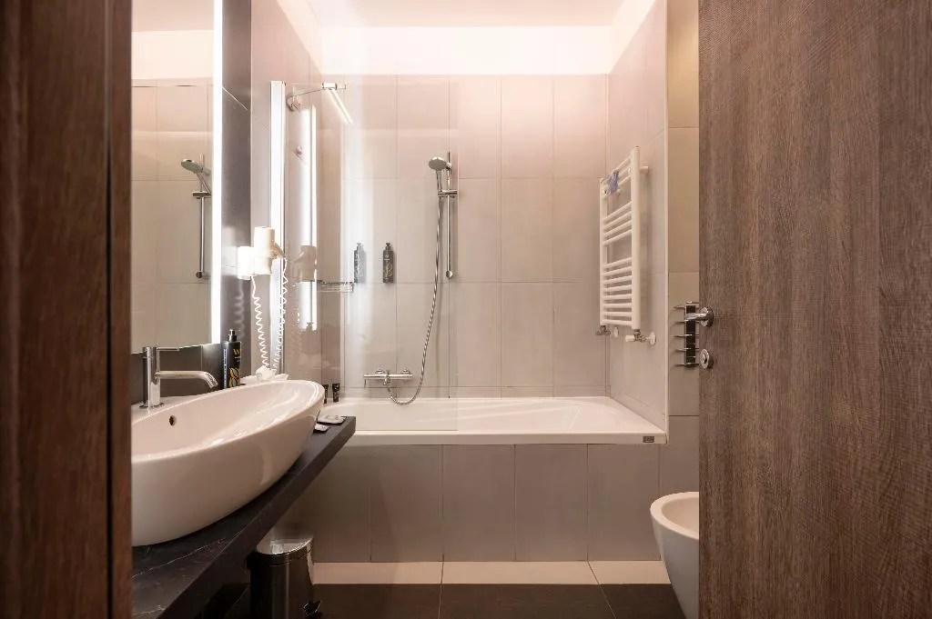 General view, WarmtHotel, Rome
