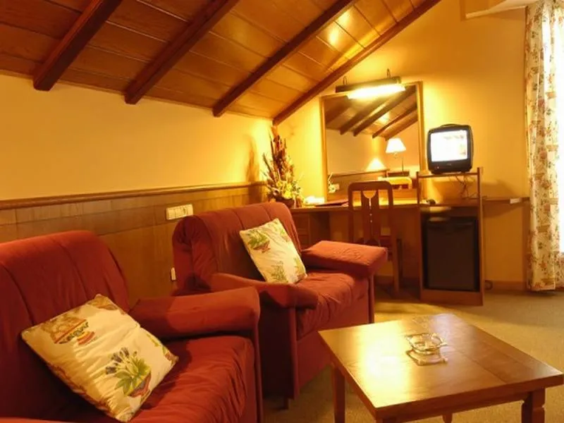 Room, Sommos Hotel Benasque Spa, Barcelona