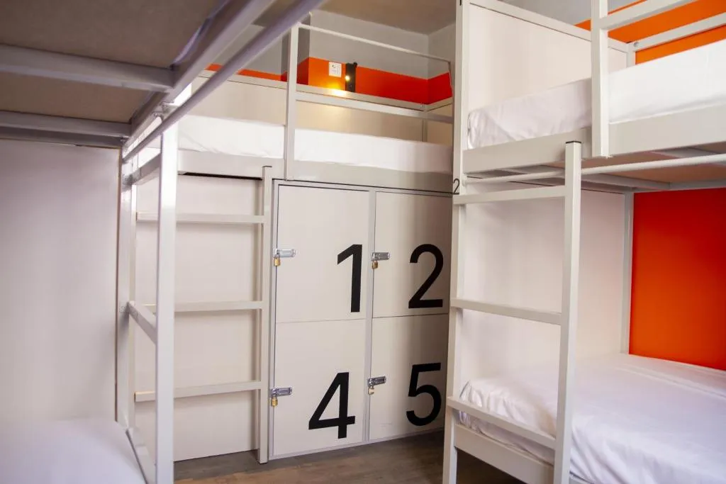 Bed in dormitory WITH SHARED BATHROOM Room, room00 Valencia Hostel, Valencia