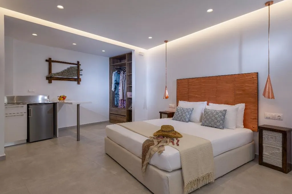 Double or Twin DELUXE TWO BEDS Room, Mika Villas & Suites, Crete