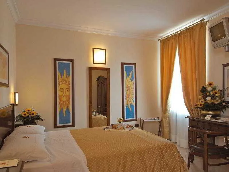 Room, Buono, Naples