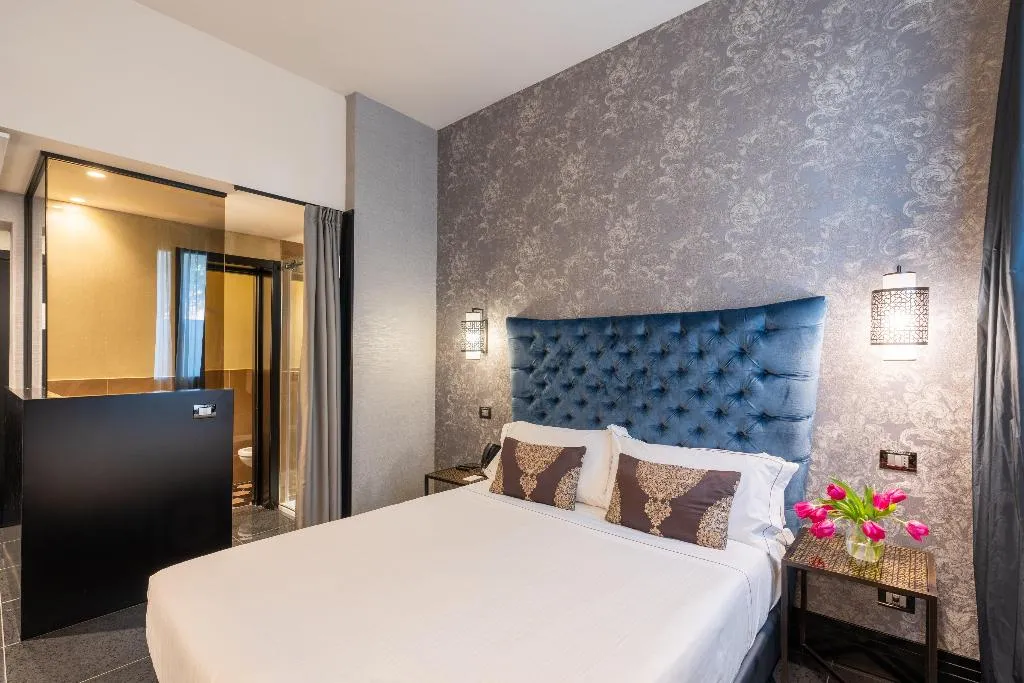 DOUBLE KING SIZE BED Room, Vignette Collection The Venice Times Hotel By IHG, Venice