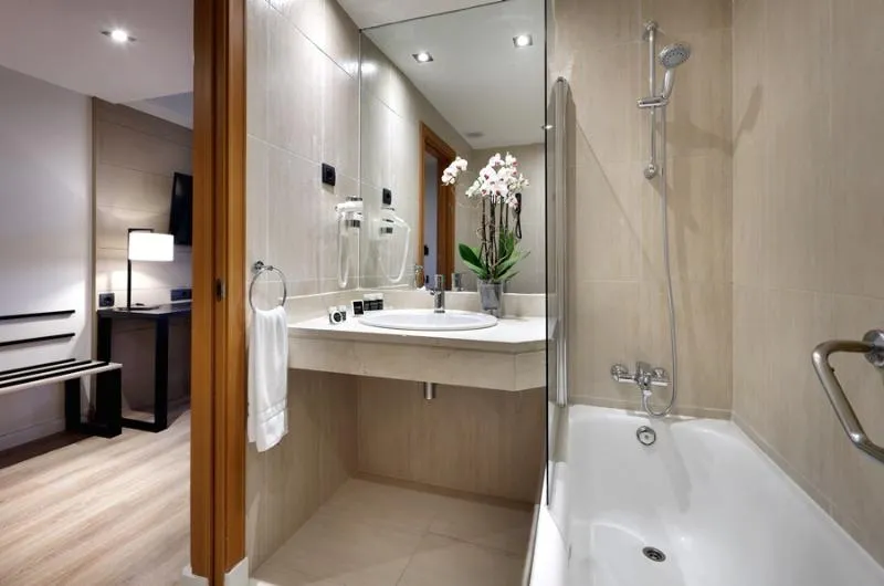 Room, Exe Rey Don Jaime, Valencia
