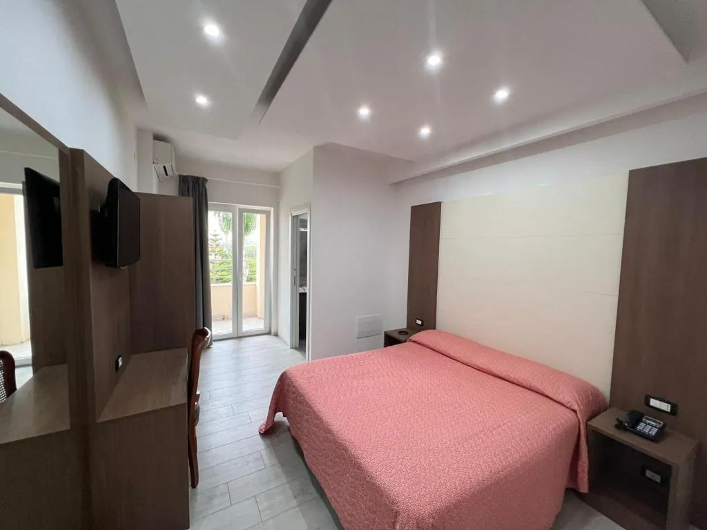 DOUBLE SUPERIOR Room, Hotel La Mela, Naples