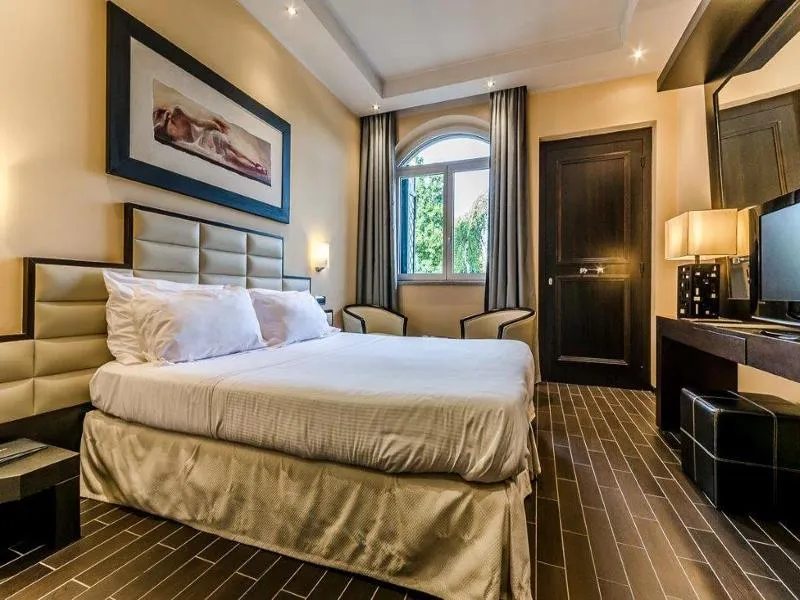 DOUBLE STANDARD Room, Silver, Milan