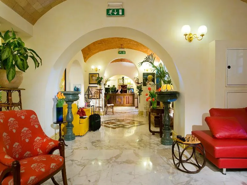 Lobby, Emona Aquaeductus, Naples