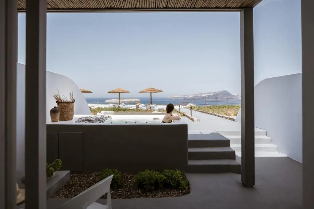 DOUBLE WITH JACUZZI Room, Coco-Mat Hotel Santorini, Santorini