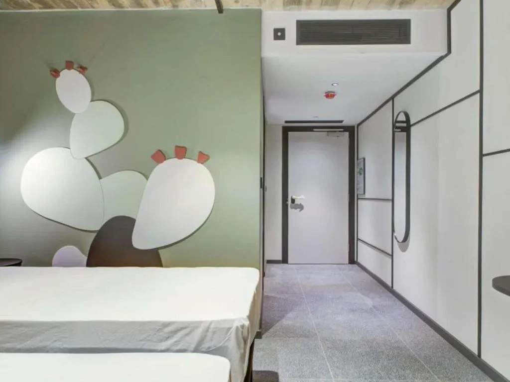 TWIN CITY VIEW Room, ibis Styles ST Pauls Bay Malta, Malta