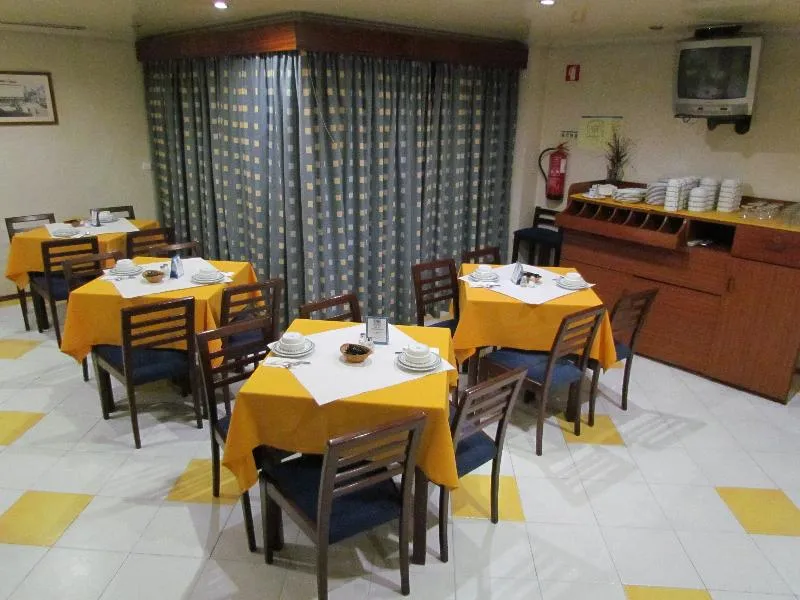 Restaurant, A.S. São João da Madeira, Porto