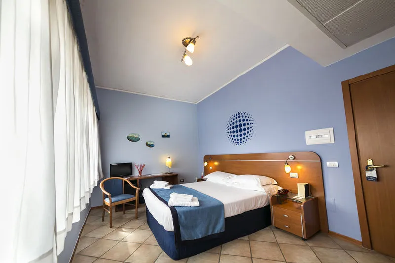 Double or Twin STANDARD Room, Millennium Gold, Naples