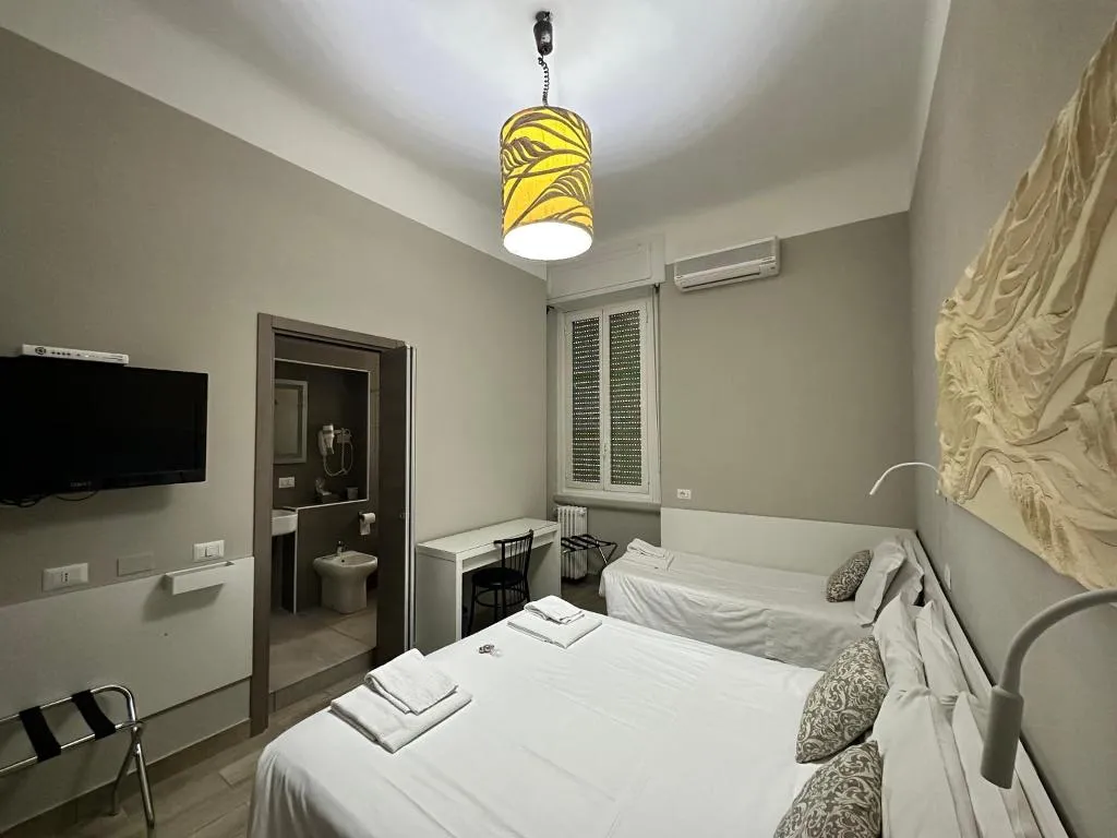 TRIPLE STANDARD Room, Hotel Bogart, Milan