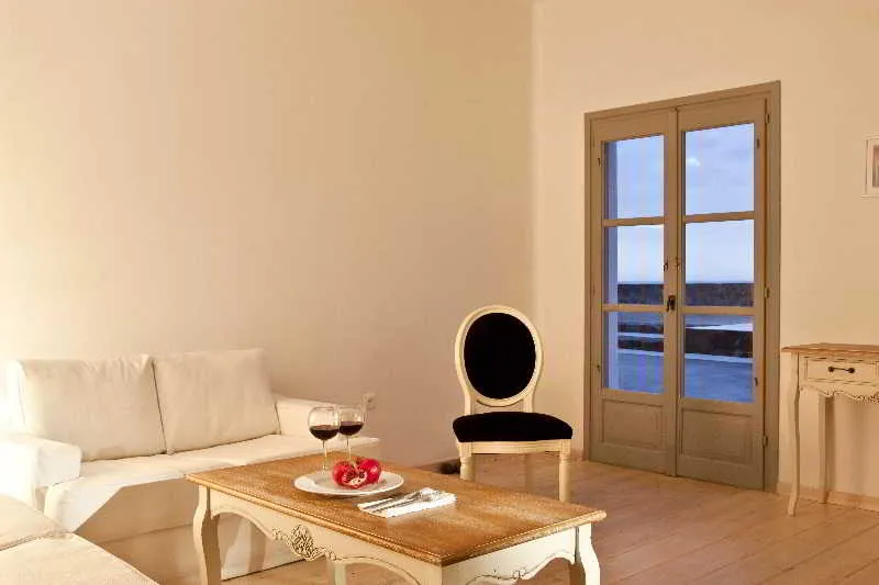 SUITE THREE BEDROOMS WITH PRIVATE POOL Room, Thermes Luxury Villas by Mr and Mrs White, Santorini
