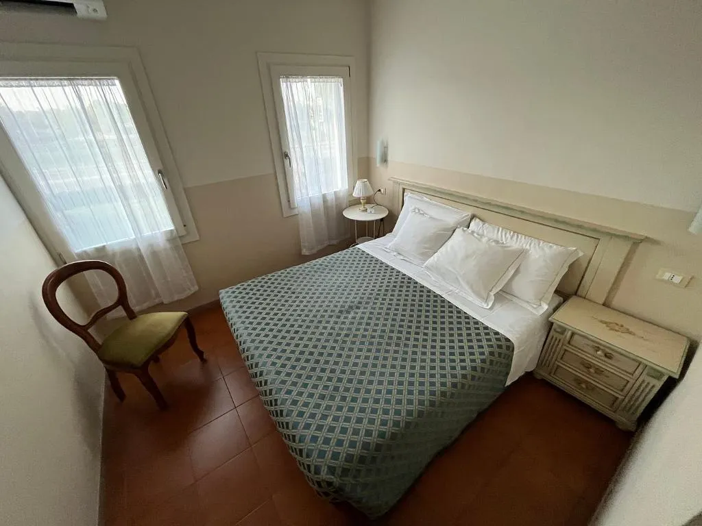 Double or Twin BASIC Room, Hotel Antica Fenice, Venice