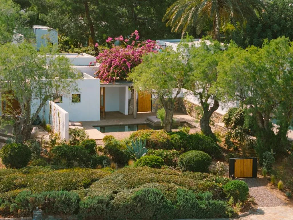 BUNGALOW SUPERIOR WITH PRIVATE POOL Room, Minos Beach Art Hotel, a Member of Design Hotels, Crete