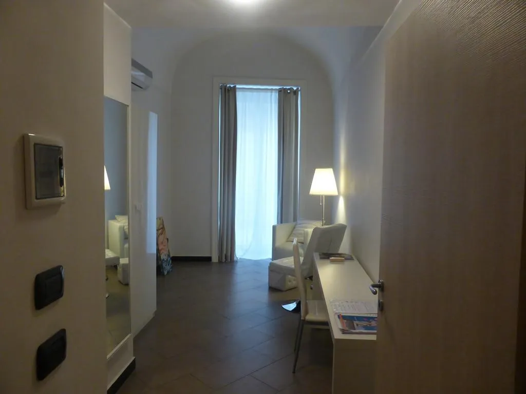 Double or Twin STANDARD Room, iBed Napoli B&B, Naples