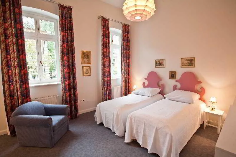 APARTMENT DELUXE TWO BEDROOM Room, Crystal Suites Business Apartments Southbank, Krakow