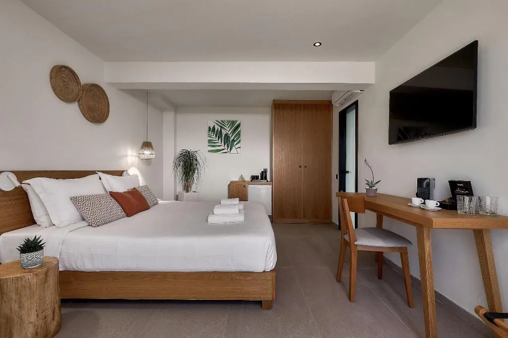 Room, Enorme Santanna Island, Crete