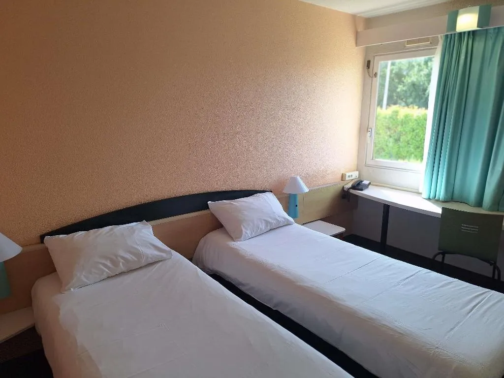 TWIN STANDARD Room, Ibis Setubal, Lisbon