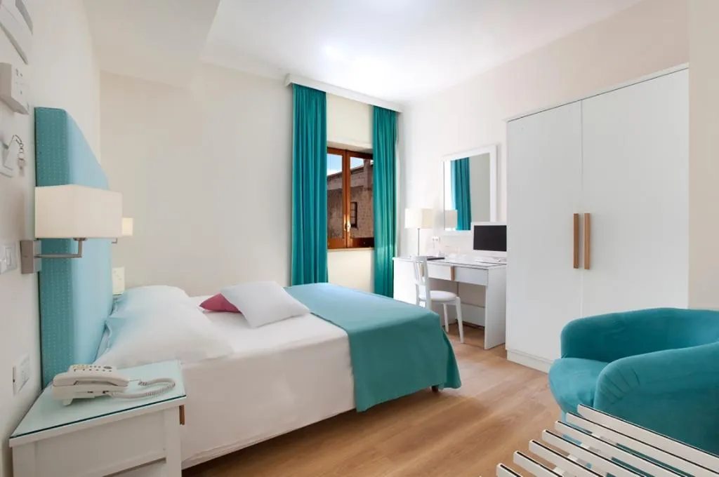 DOUBLE STANDARD Room, Hotel Regina Sorrento, Naples
