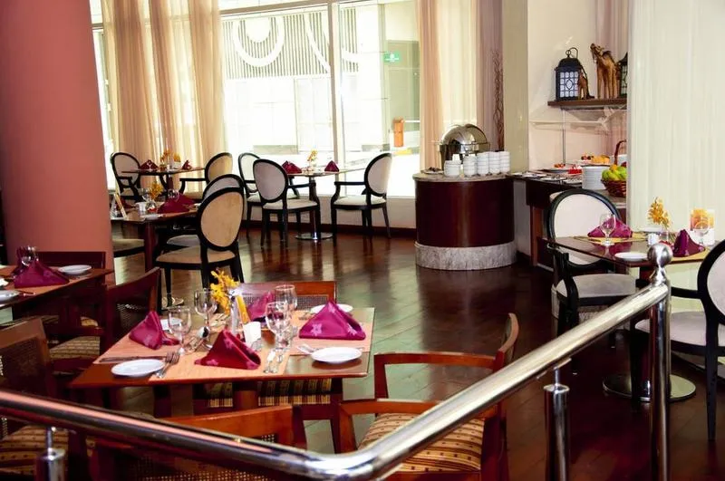 Restaurant, City Seasons Suites Dubai, Dubai