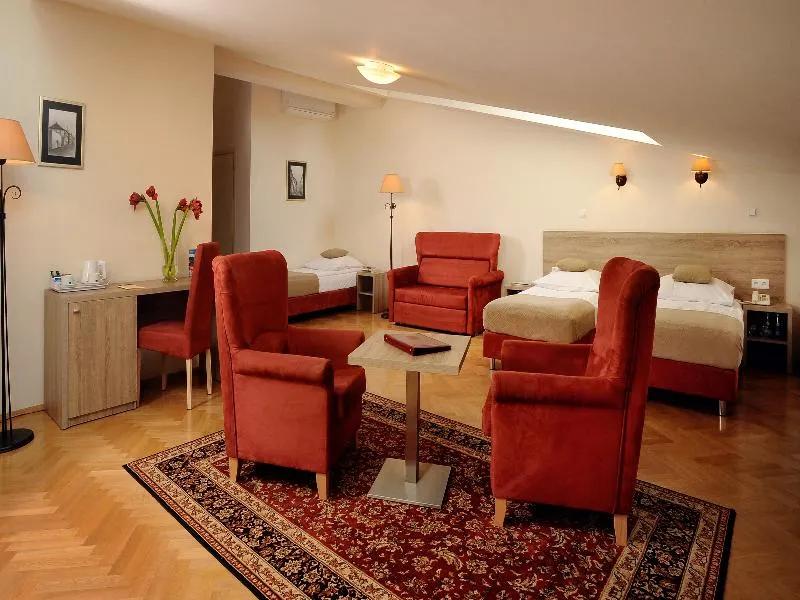 QUADRUPLE STANDARD Room, Hotel Santi, Krakow