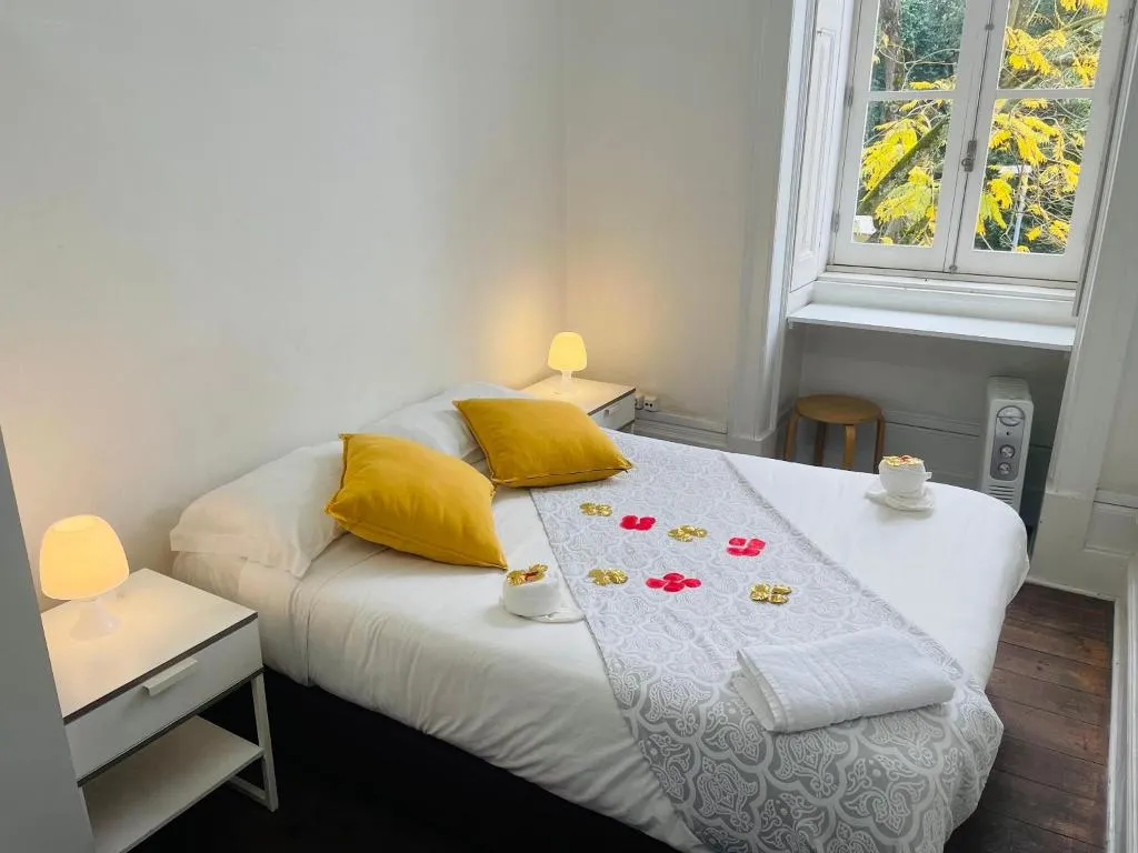 DOUBLE WITH SHARED BATHROOM Room, WW Hostel & Suites, Porto
