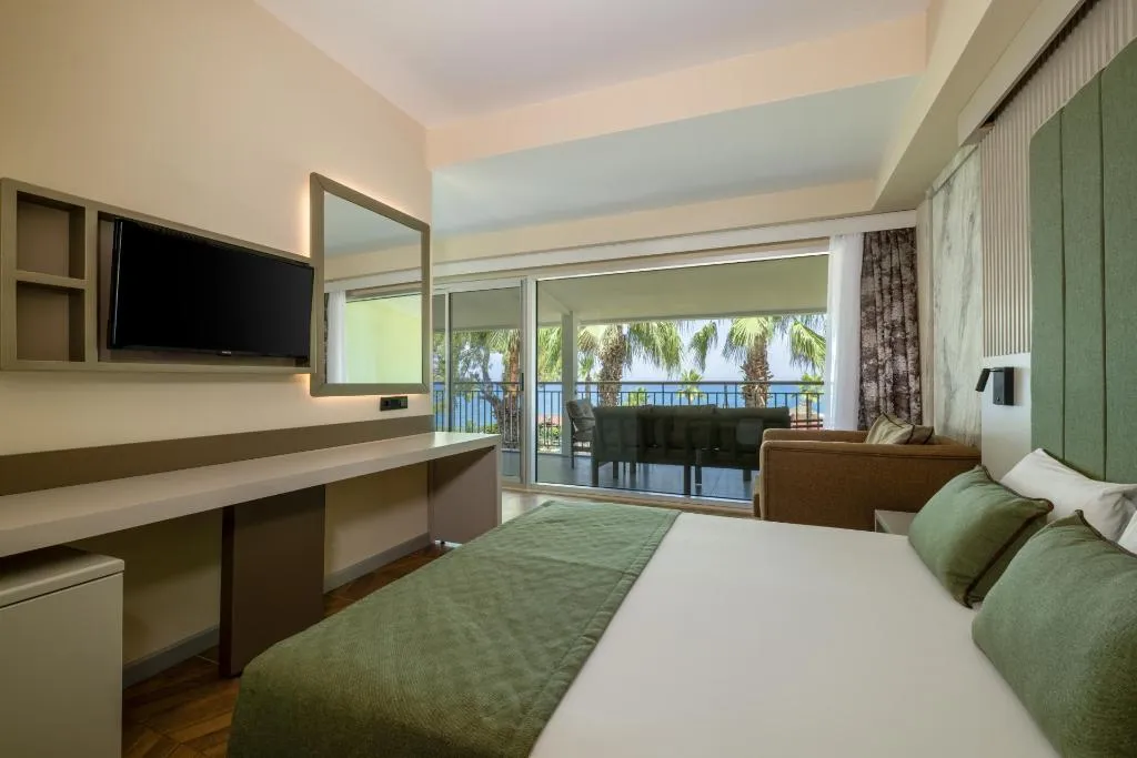 Room, Crystal Flora Pearl Collection, Antalya